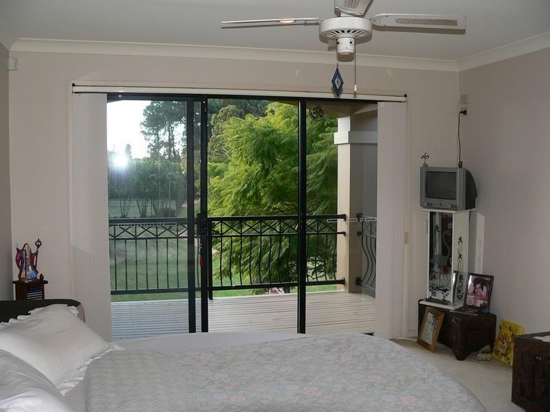 2/23 Santa Barbara Road, Hope Island QLD 4212