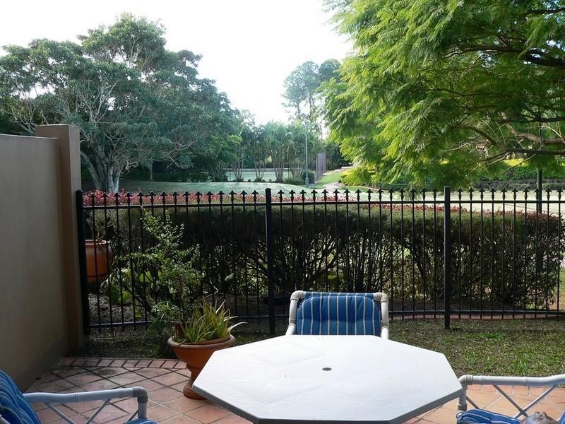 2/23 Santa Barbara Road, Hope Island QLD 4212