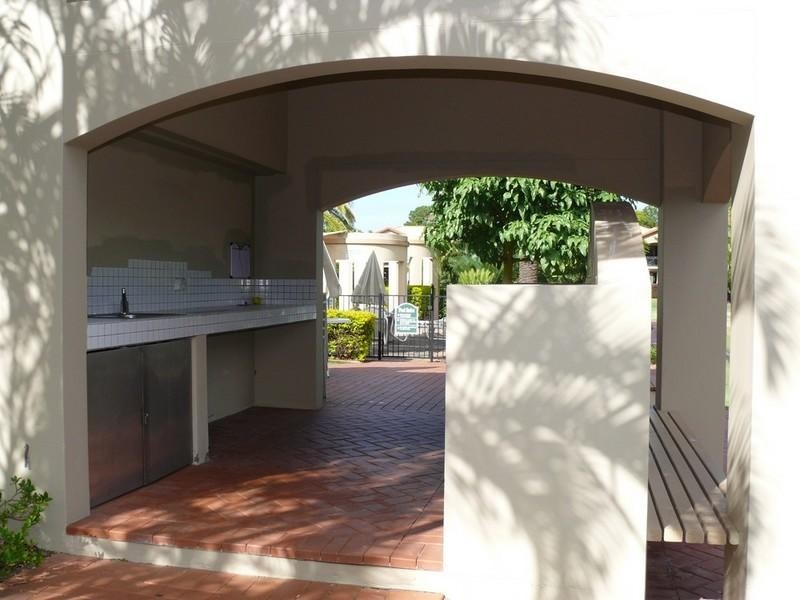 2/23 Santa Barbara Road, Hope Island QLD 4212