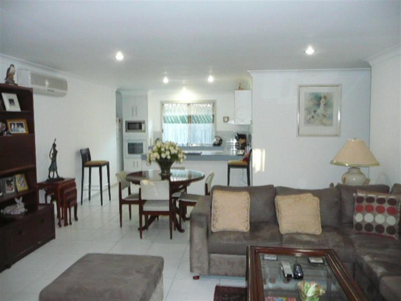 31 Nina Parade, Arundel QLD 4214
