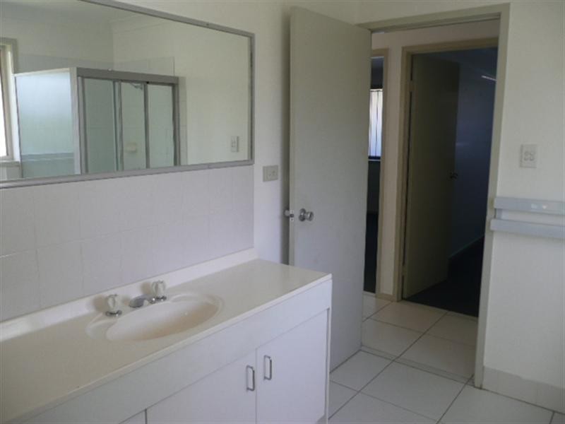 31 Nina Parade, Arundel QLD 4214