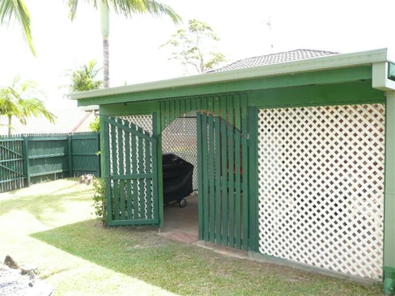 31 Nina Parade, Arundel QLD 4214