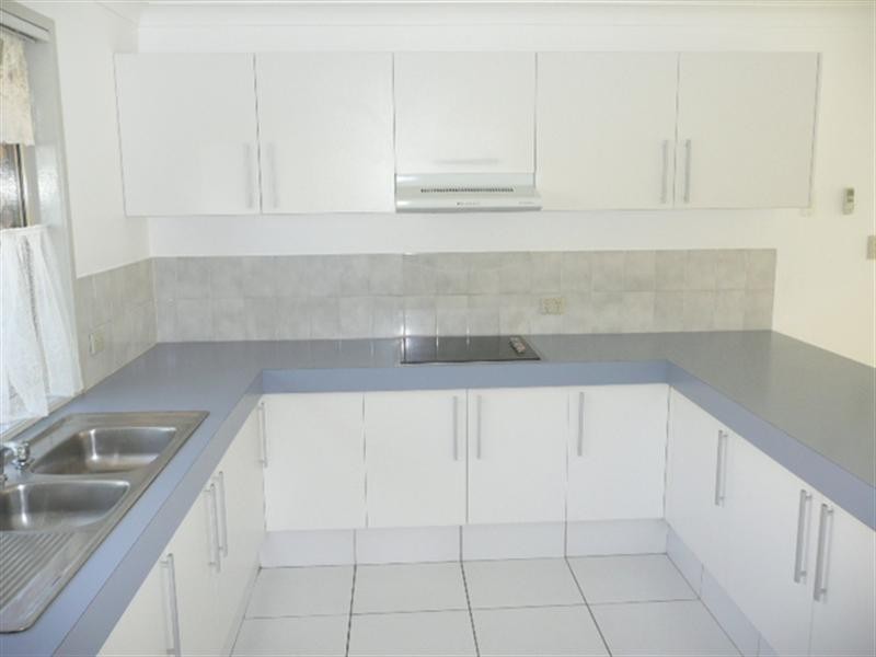 31 Nina Parade, Arundel QLD 4214