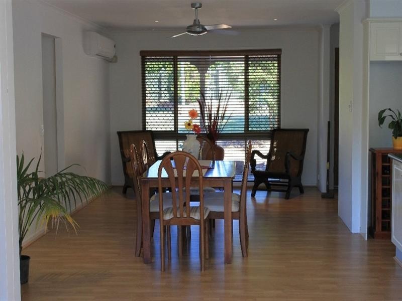 6 Tenterfield Court, Helensvale QLD 4212