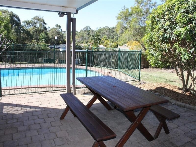 6 Tenterfield Court, Helensvale QLD 4212