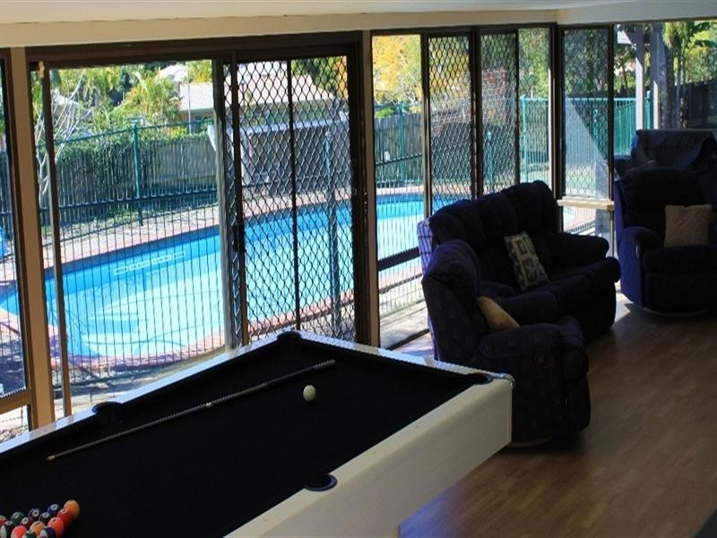 6 Tenterfield Court, Helensvale QLD 4212