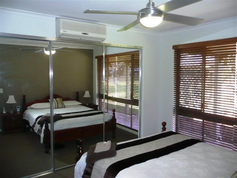 6 Tenterfield Court, Helensvale QLD 4212