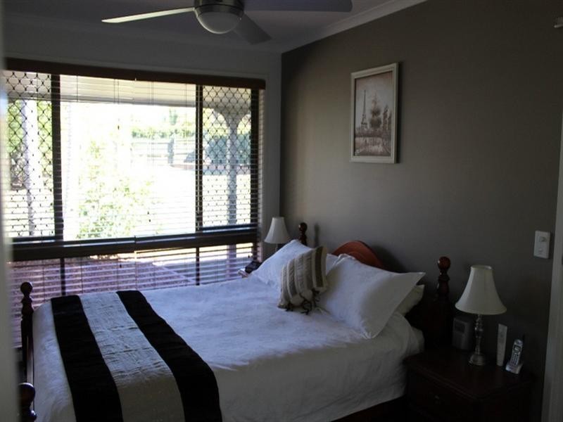 6 Tenterfield Court, Helensvale QLD 4212