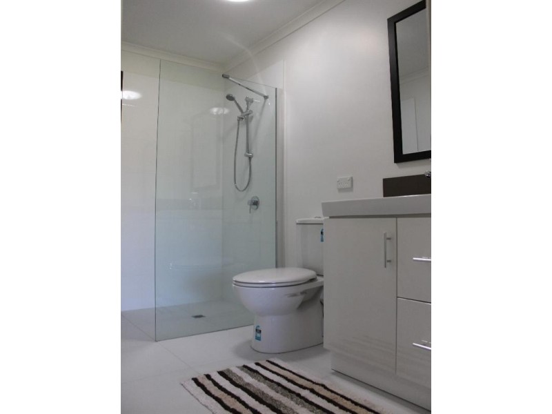 6 Tenterfield Court, Helensvale QLD 4212