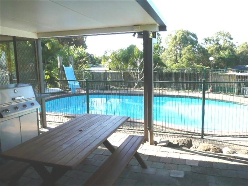 6 Tenterfield Court, Helensvale QLD 4212