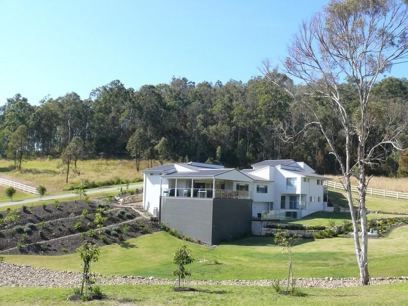 28 Huntington Drive, Maudsland QLD 4210