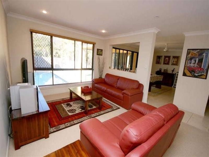 23 Ken Crescent, Helensvale QLD 4212