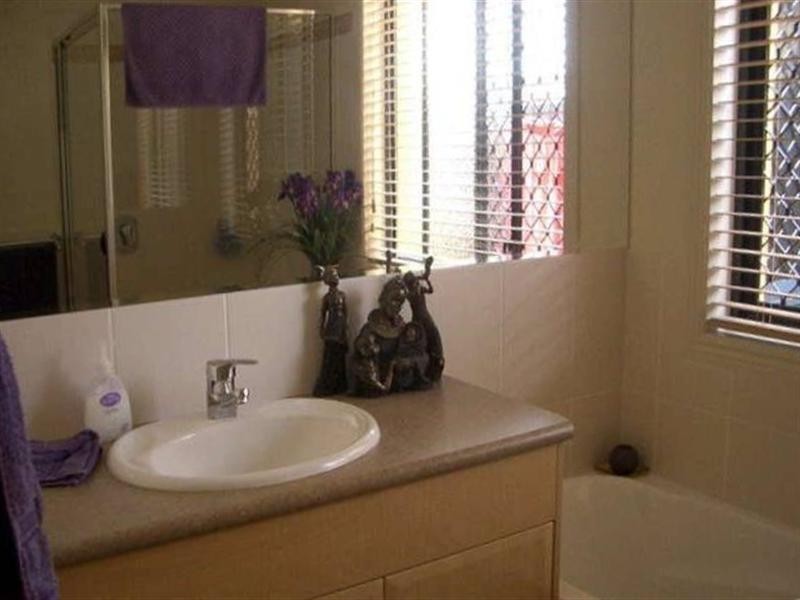 23 Ken Crescent, Helensvale QLD 4212