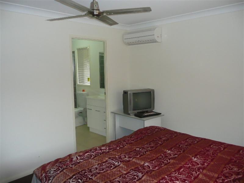 24 Hawkesbury Avenue, Pacific Pines QLD 4211