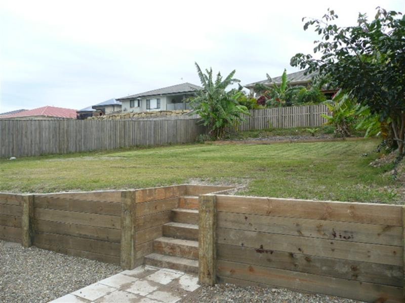 24 Hawkesbury Avenue, Pacific Pines QLD 4211