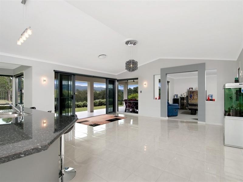 1 Lookout Place, Mount Nathan QLD 4211