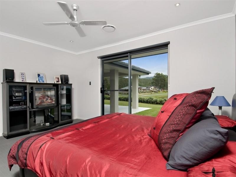 1 Lookout Place, Mount Nathan QLD 4211