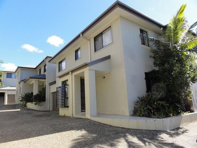 9 Government Road, Labrador QLD 4215