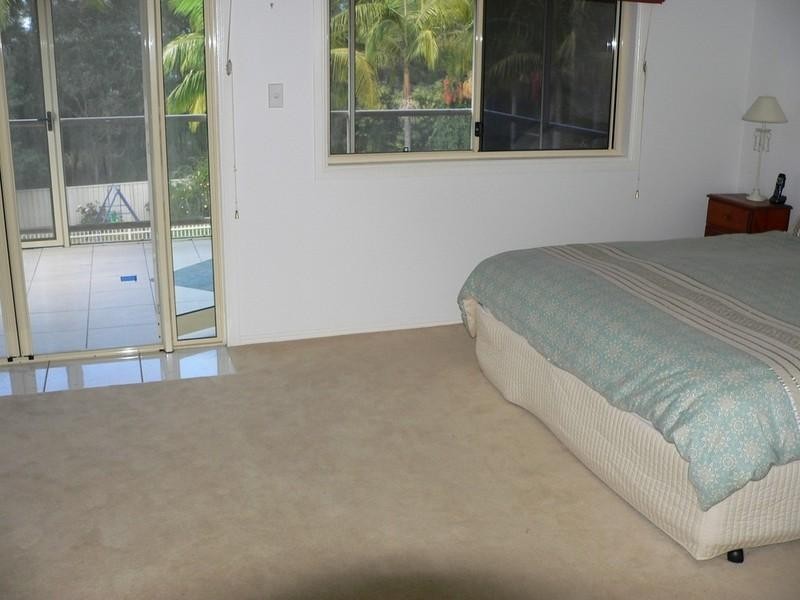 16 Gippsland Drive, Helensvale QLD 4212
