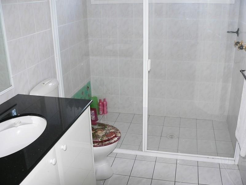 16 Gippsland Drive, Helensvale QLD 4212