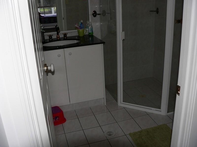 16 Gippsland Drive, Helensvale QLD 4212