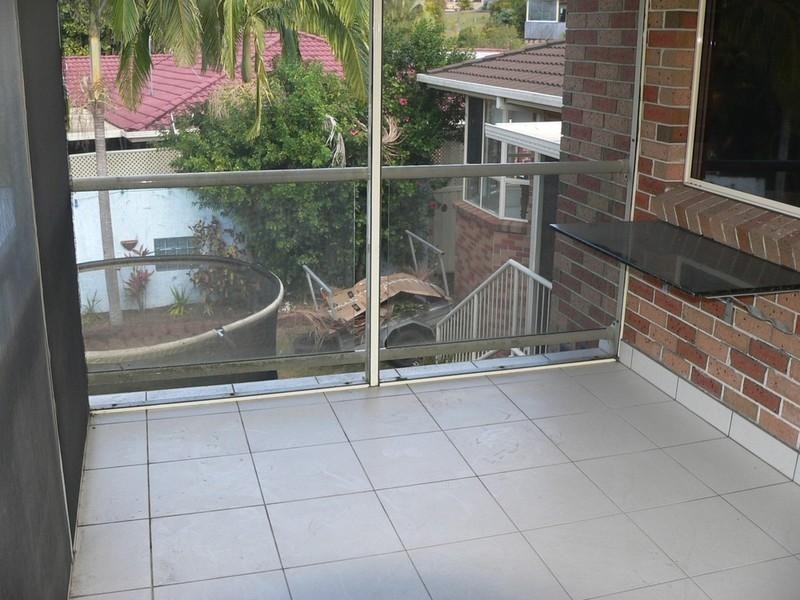 16 Gippsland Drive, Helensvale QLD 4212