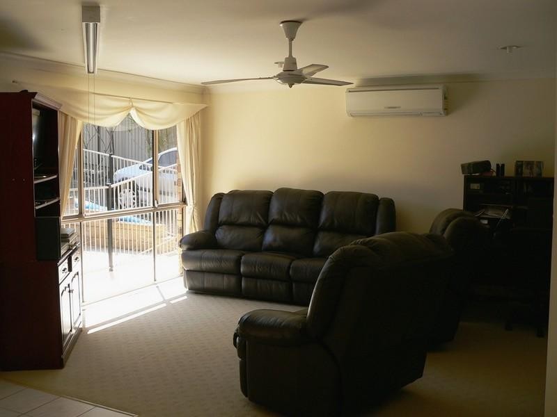 3 Rosedale Place, Helensvale QLD 4212