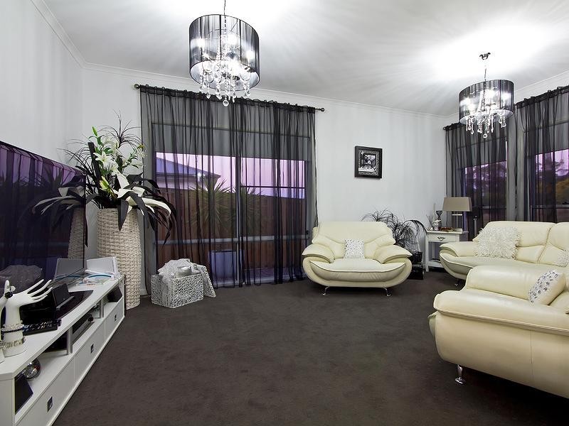 17 Yarrayne Valley Drive, Upper Coomera QLD 4209