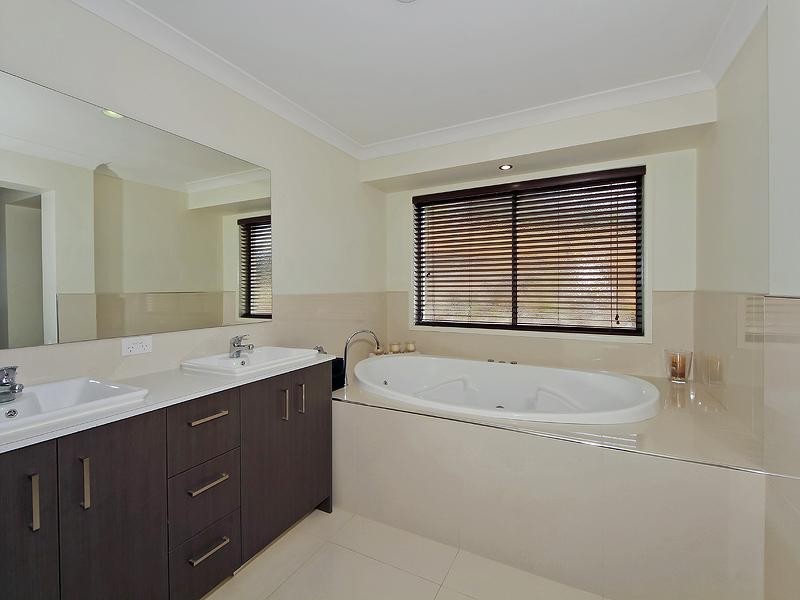 13 Isdell Court, Upper Coomera QLD 4209