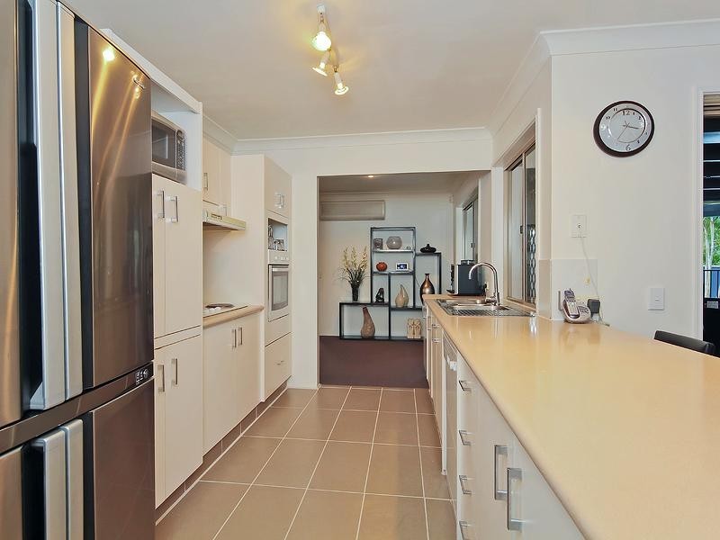 19 Rosedale Place, Helensvale QLD 4212