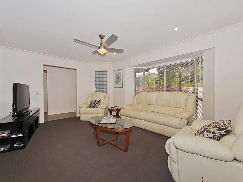 19 Rosedale Place, Helensvale QLD 4212