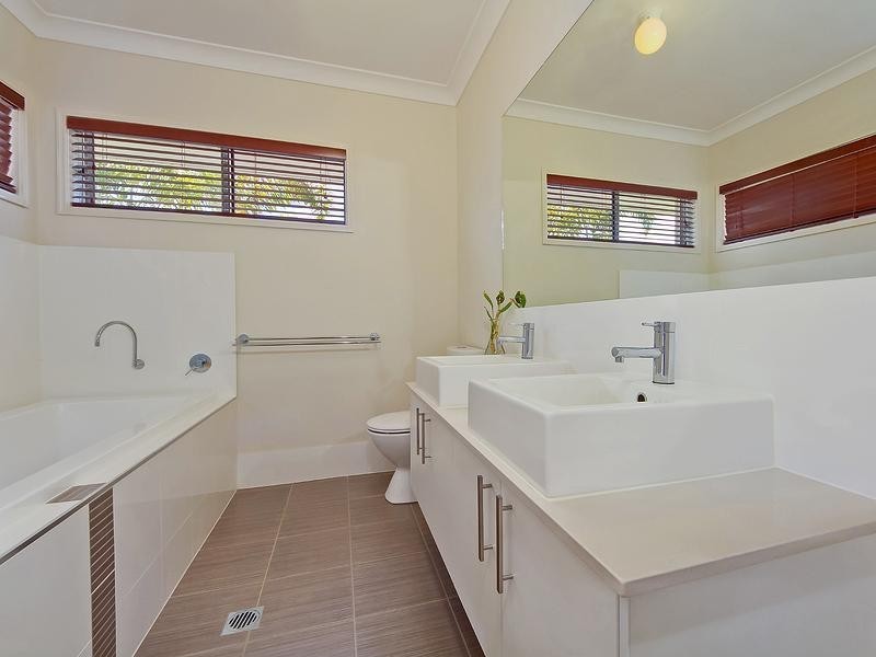 17 Garawarra Crescent, Upper Coomera QLD 4209