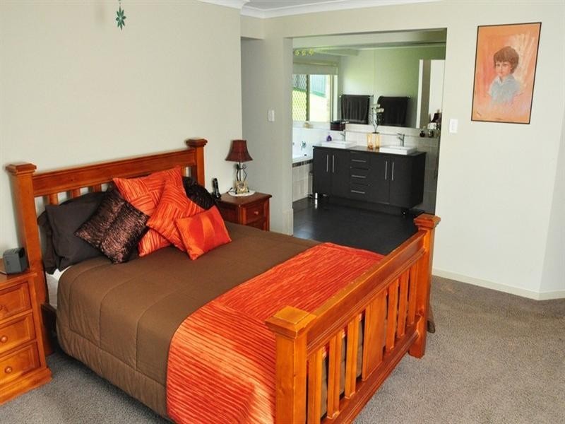10 Creek Flat Road, Mount Nathan QLD 4211
