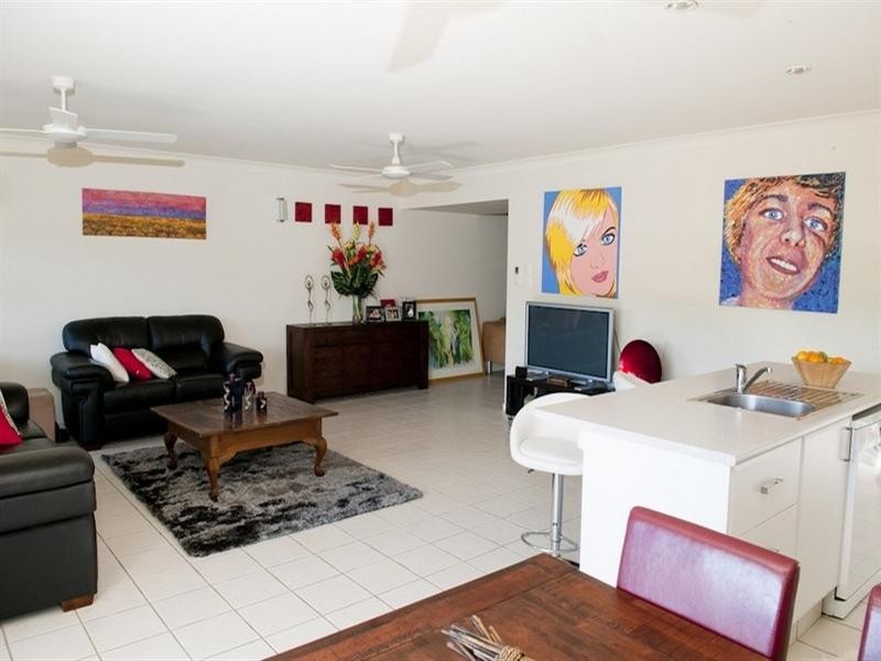 1/103 Wunburra Circuit, Pacific Pines QLD 4211
