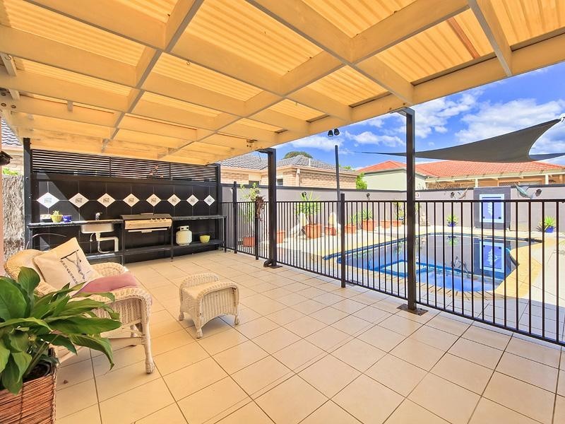 17 River Meadows Drive, Upper Coomera QLD 4209