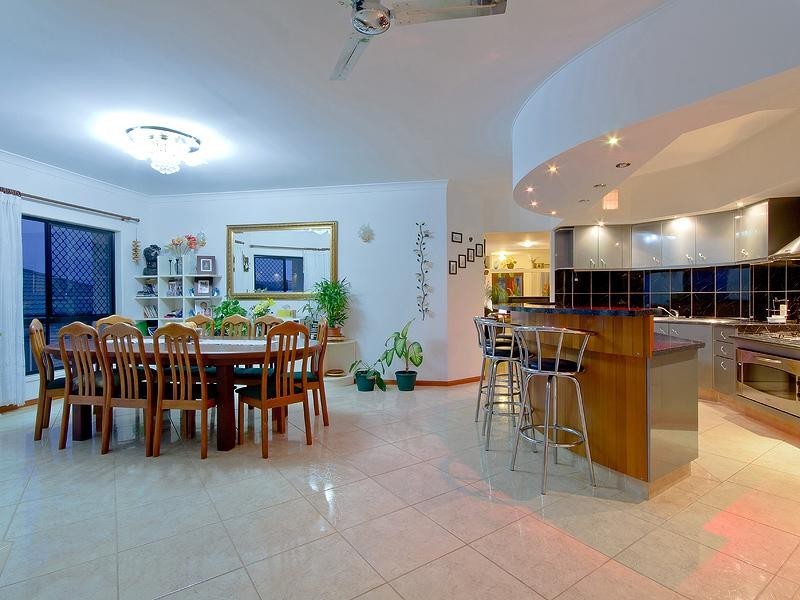 15 Mitaro Rise, Pacific Pines QLD 4211