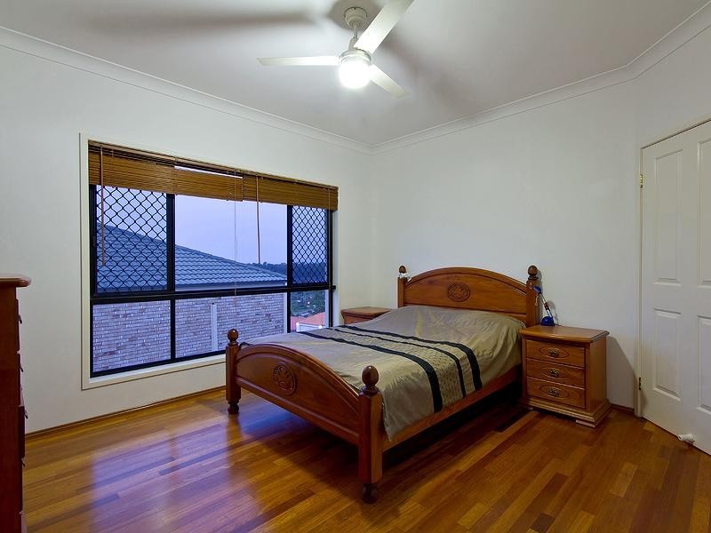 15 Mitaro Rise, Pacific Pines QLD 4211