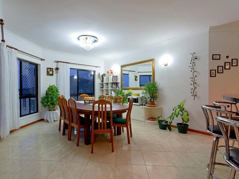 15 Mitaro Rise, Pacific Pines QLD 4211