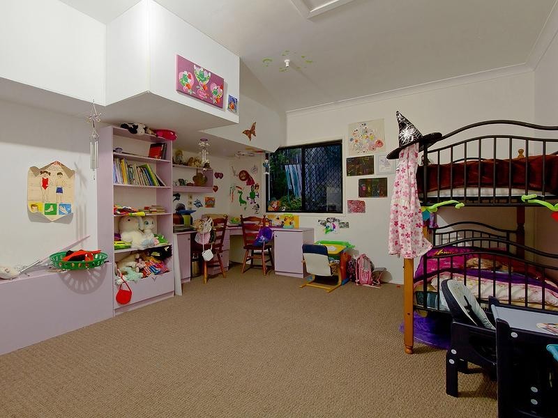 15 Mitaro Rise, Pacific Pines QLD 4211