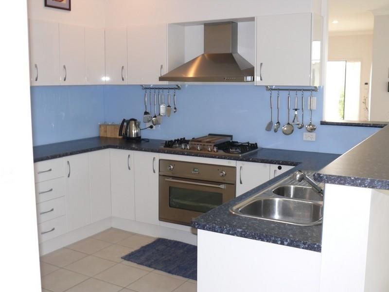 4 Ainslie Street, Pacific Pines QLD 4211