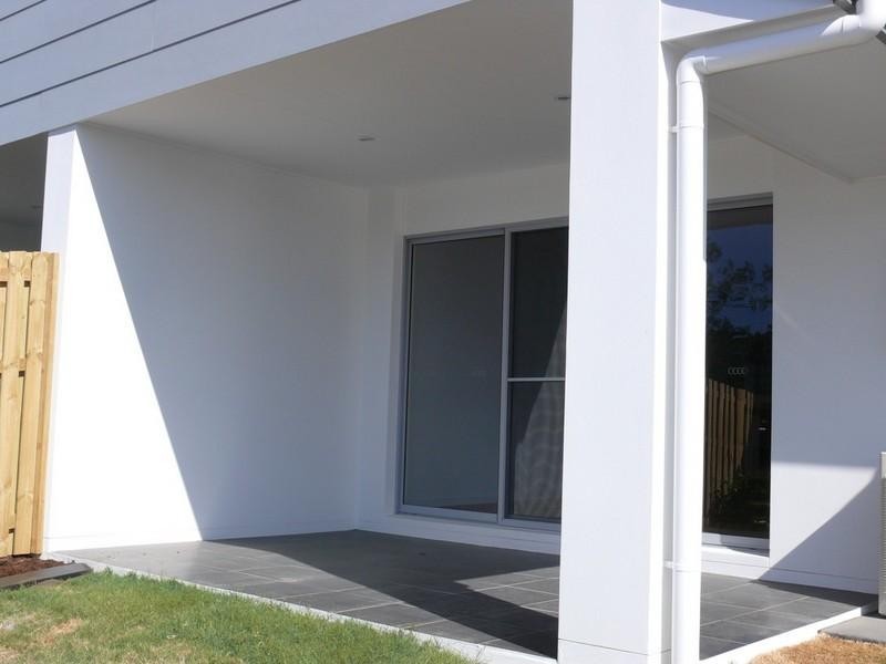 2/1 Humber Street, Upper Coomera QLD 4209