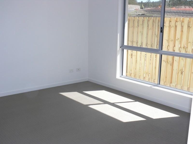 2/1 Humber Street, Upper Coomera QLD 4209