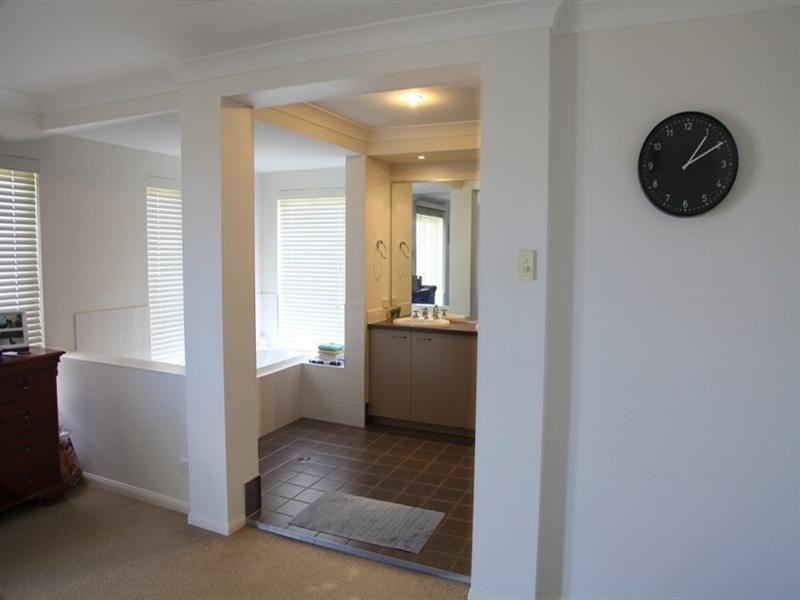 5 Xavier Place, Oxenford QLD 4210