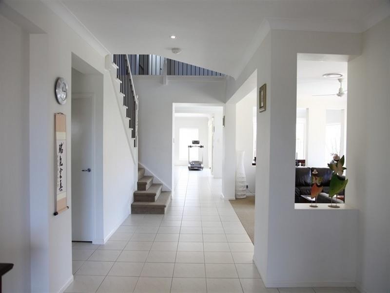 5 Xavier Place, Oxenford QLD 4210