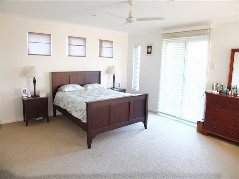 5 Xavier Place, Oxenford QLD 4210