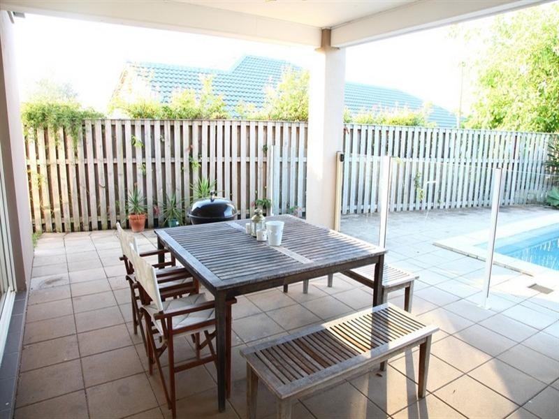 5 Xavier Place, Oxenford QLD 4210
