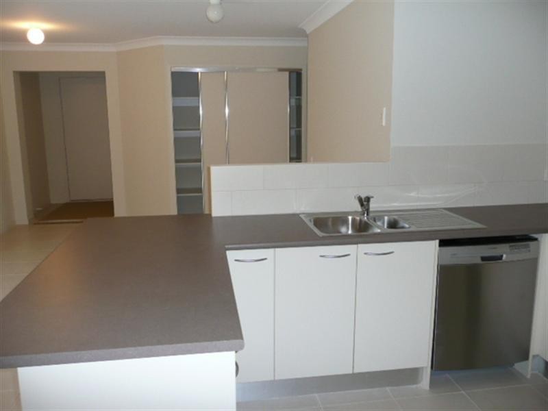 1/18 Firecrest Close, Upper Coomera QLD 4209