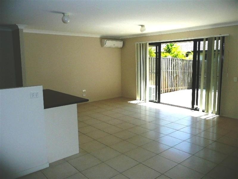 1/18 Firecrest Close, Upper Coomera QLD 4209