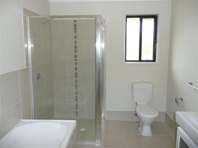 1/18 Firecrest Close, Upper Coomera QLD 4209