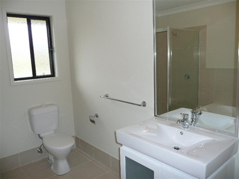 1/18 Firecrest Close, Upper Coomera QLD 4209